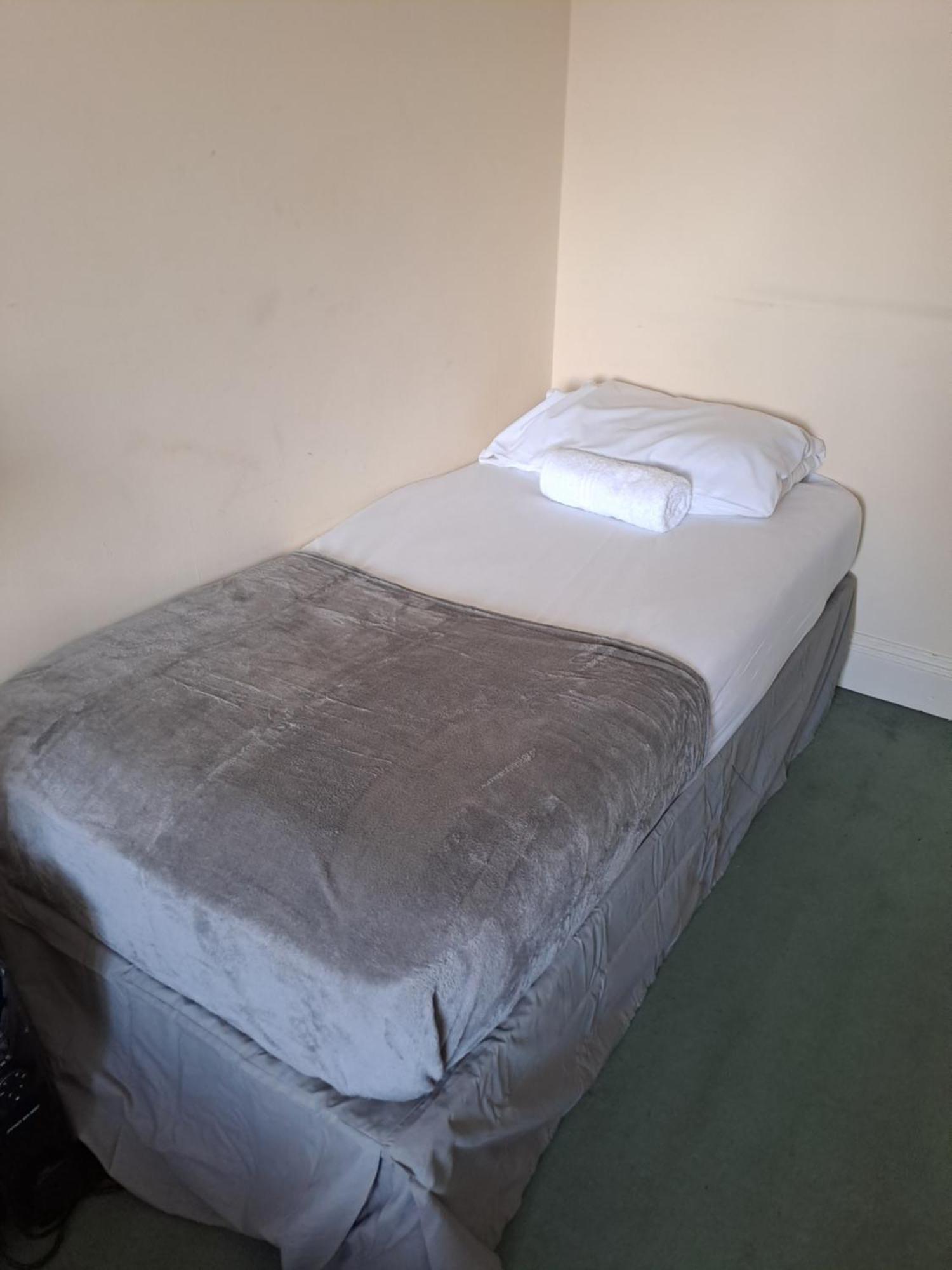Sheridans Budget Accomodation Wallasey Buitenkant foto