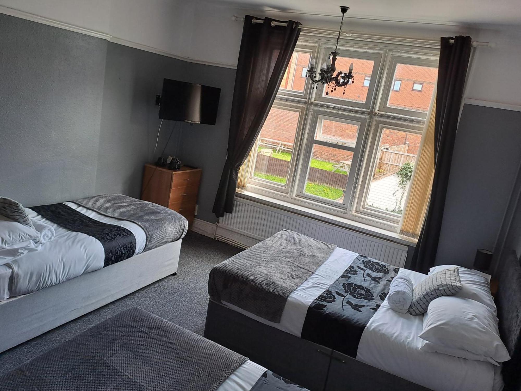 Sheridans Budget Accomodation Wallasey Buitenkant foto