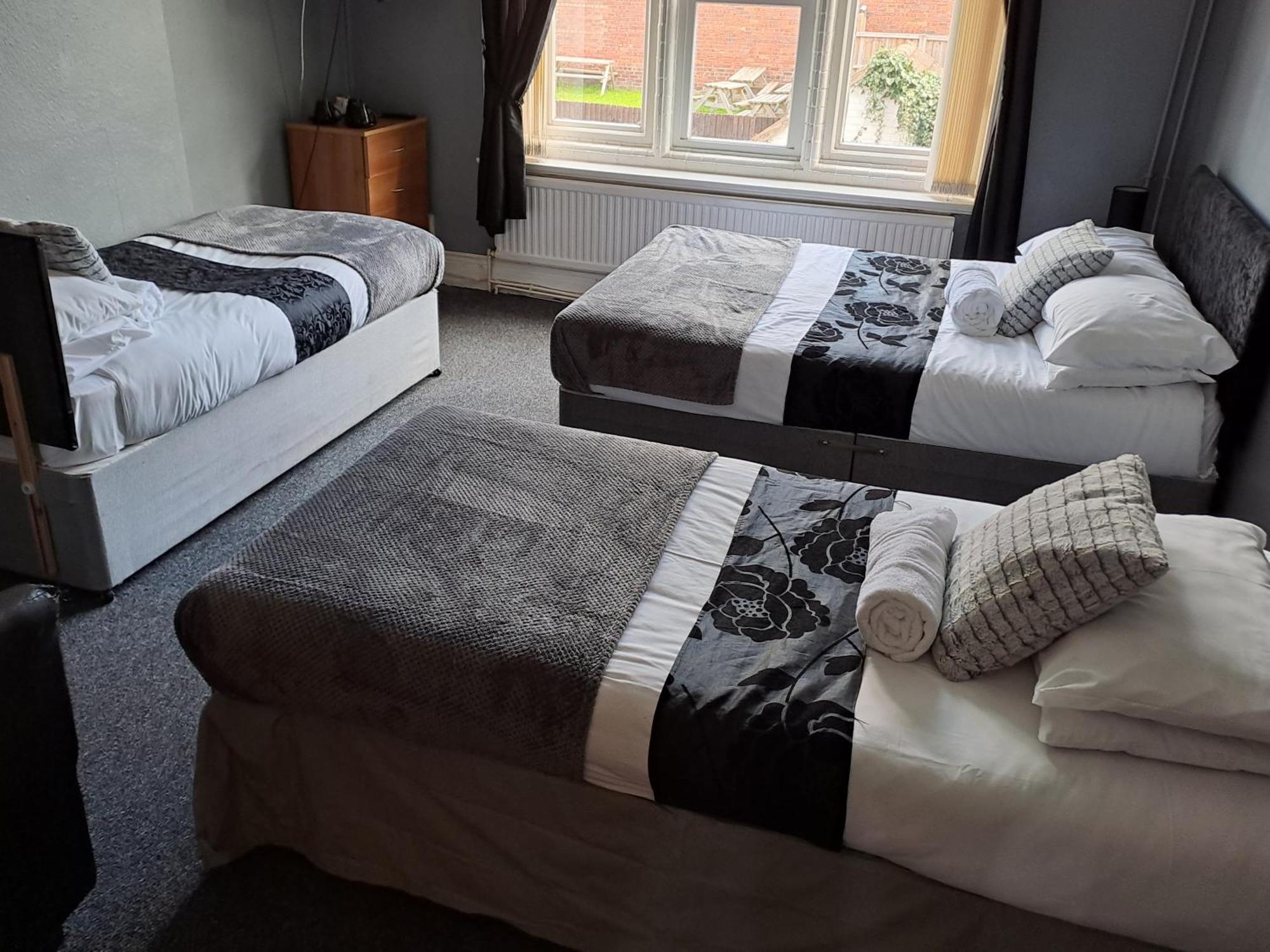 Sheridans Budget Accomodation Wallasey Buitenkant foto
